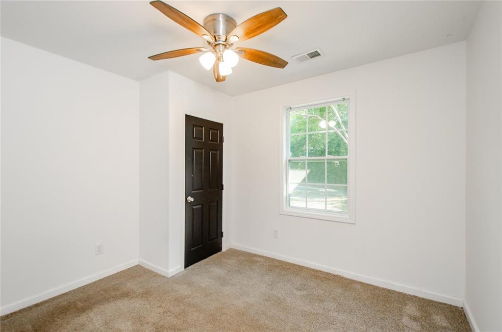 19 Lakeview Drive Se Property Photo 15