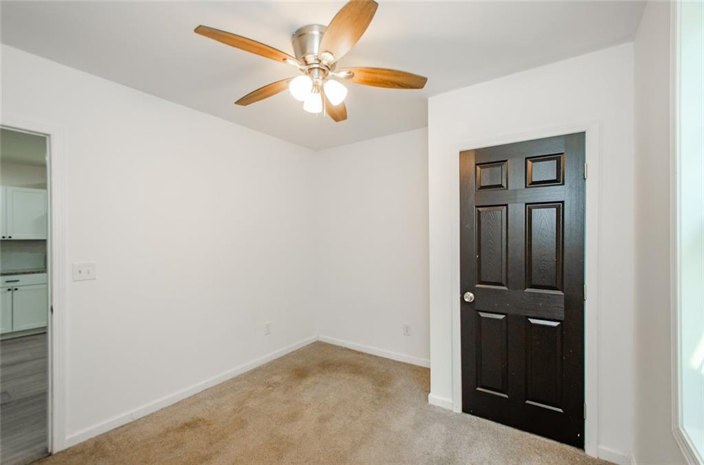 19 Lakeview Drive Se Property Photo 16