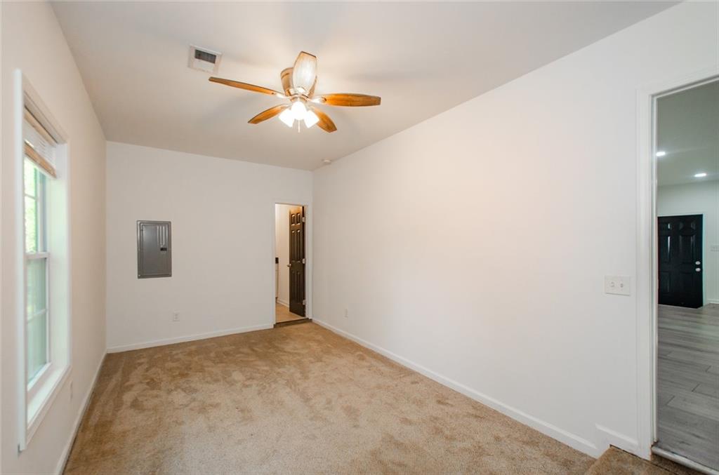19 Lakeview Drive Se Property Photo 19
