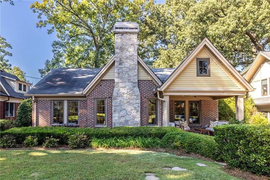 500 Emory Circle Ne Property Photo 1