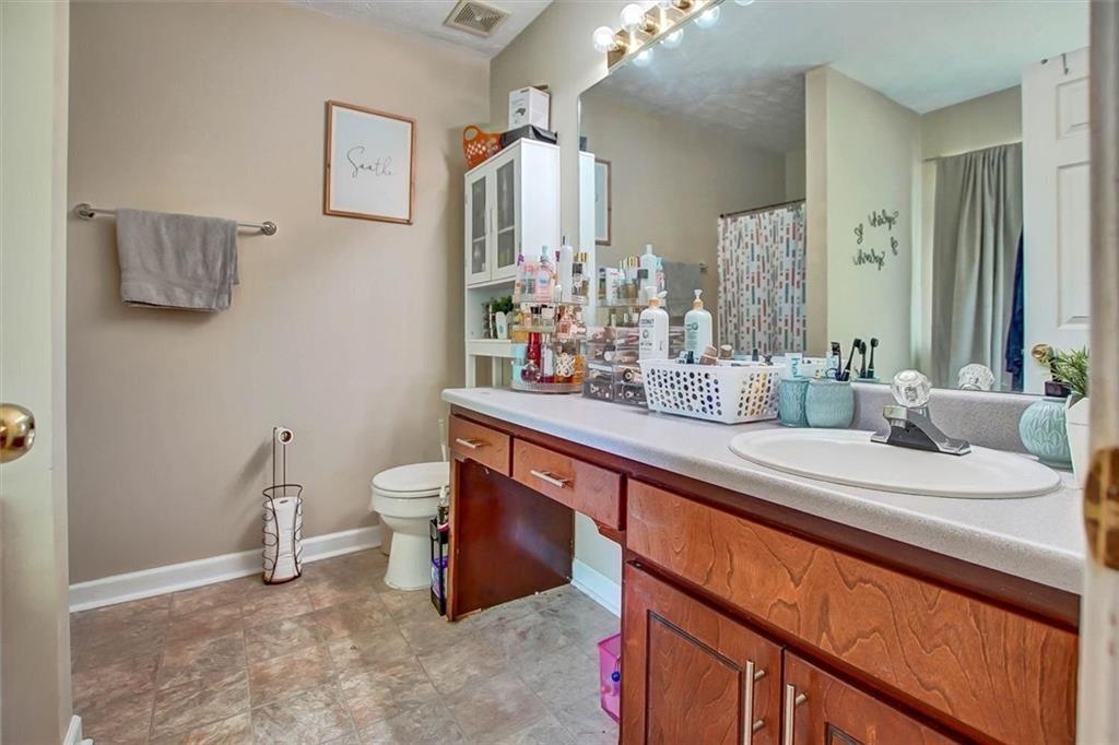 140 Greenleaf Drive Property Photo 18