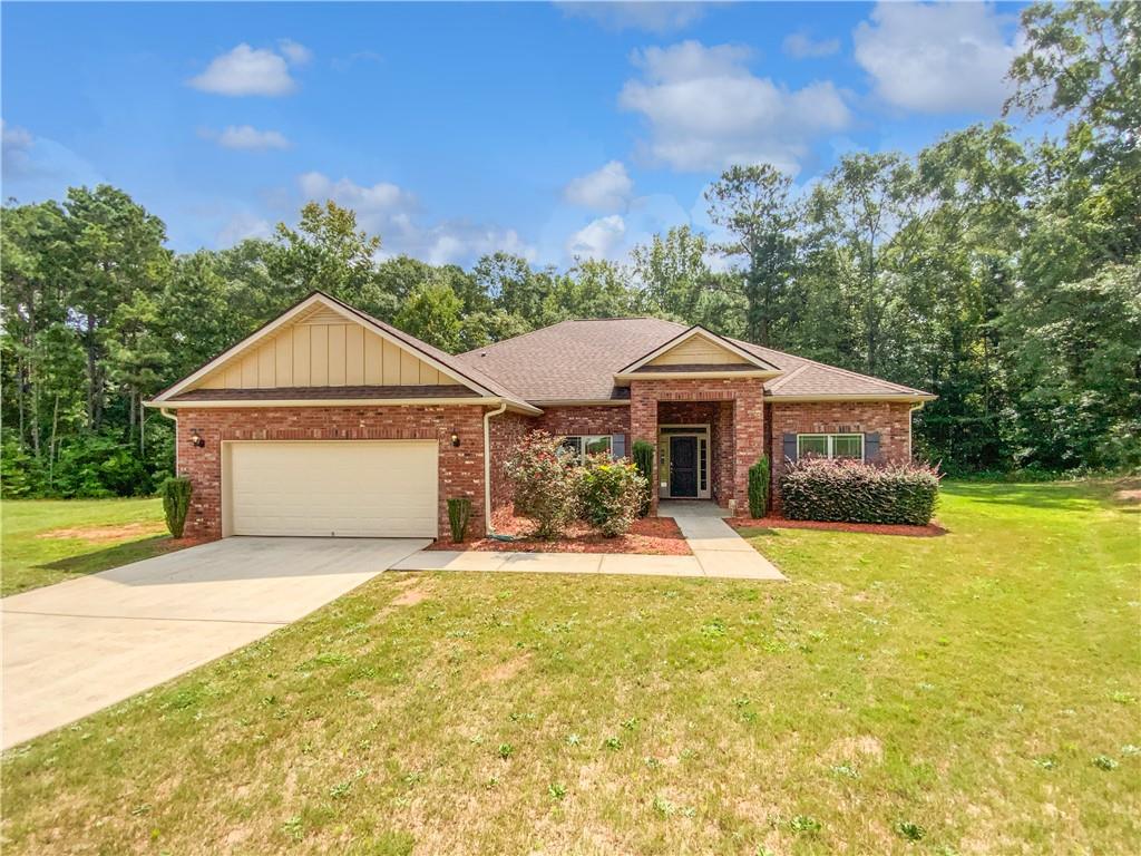 1037 Yorkshire Drive Property Photo 1