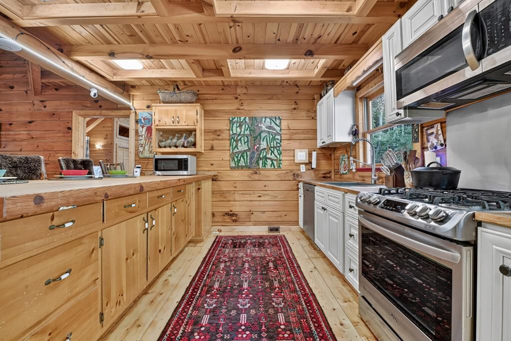 7856555 Property Photo 18