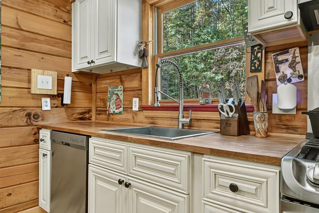 7856555 Property Photo 19