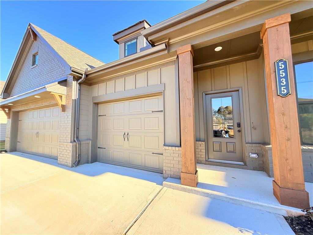 5535 Tullis Drive Property Photo 5