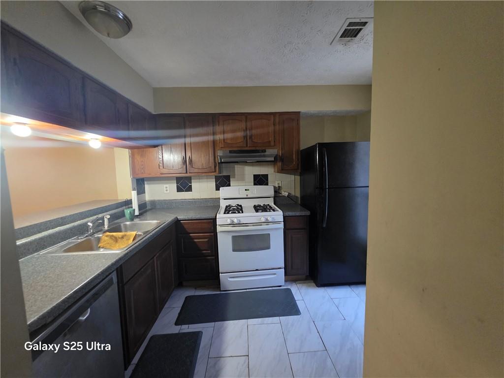 4672 Longman Way Property Photo 8