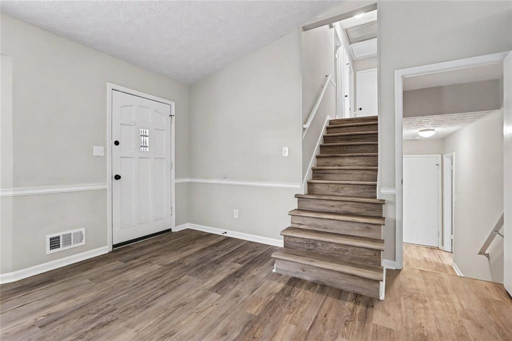 3232 Bromley Rowe Nw Property Photo 7