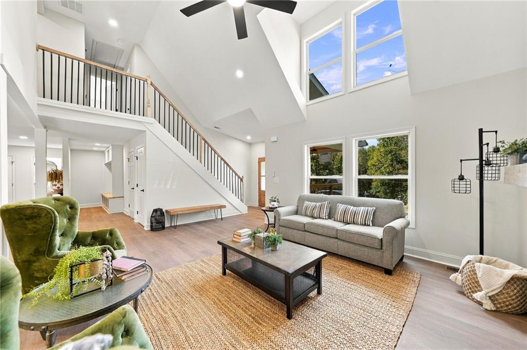 2102 Thomas Road Property Photo 13