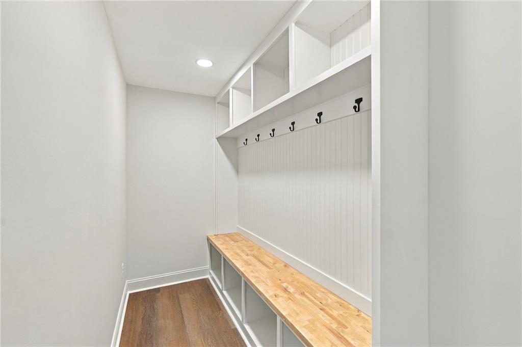 2102 Thomas Road Property Photo 28