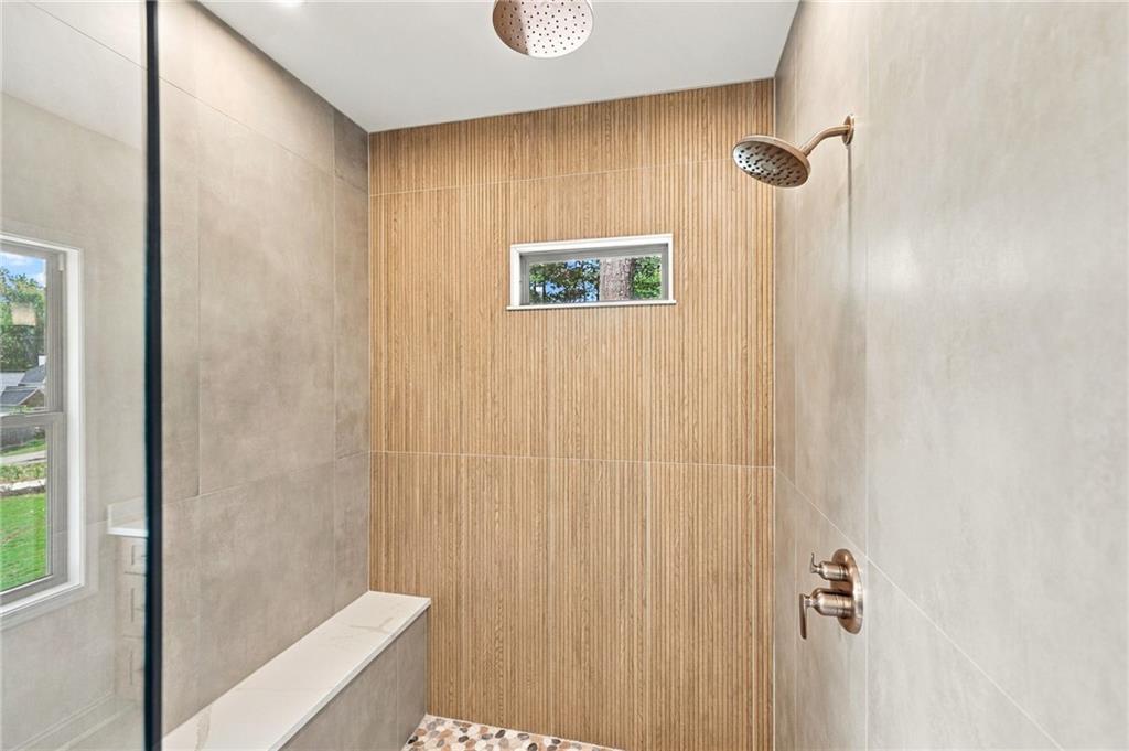 2102 Thomas Road Property Photo 38