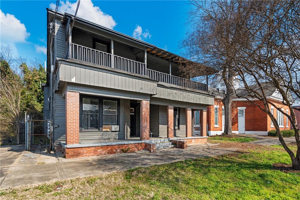 213 16th Street Property Photo 1