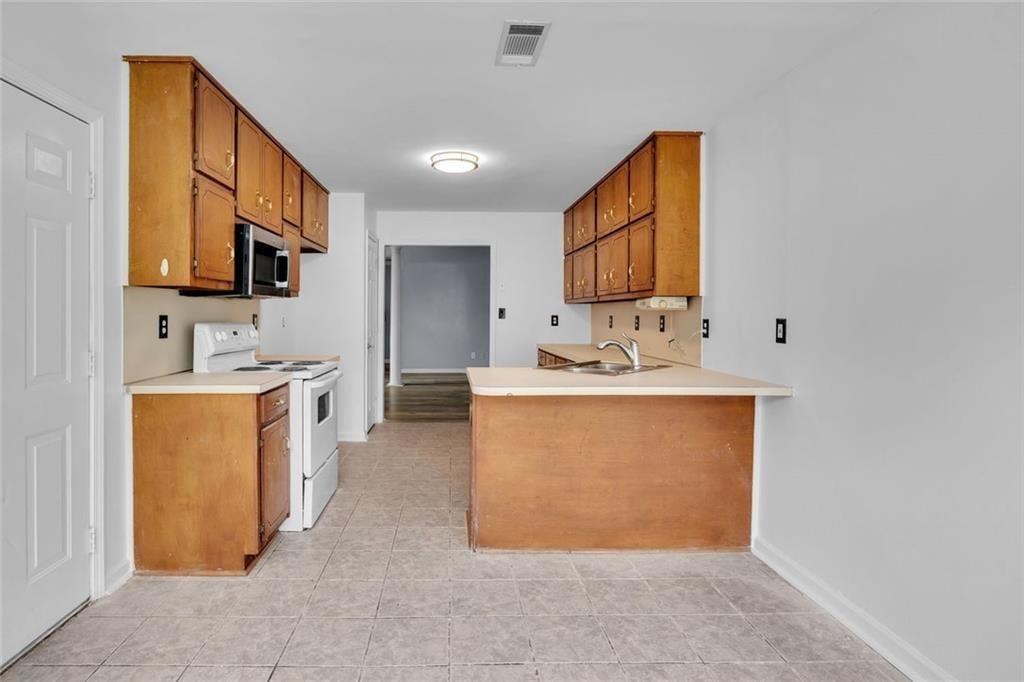 401 Crosshaven Way Property Photo 12