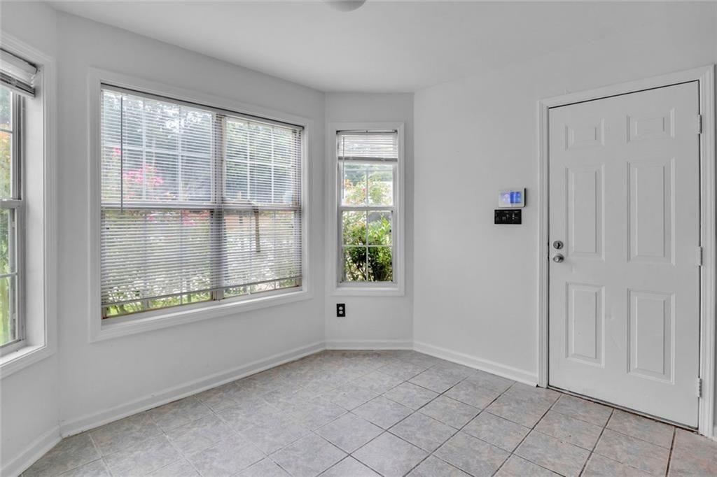 401 Crosshaven Way Property Photo 13