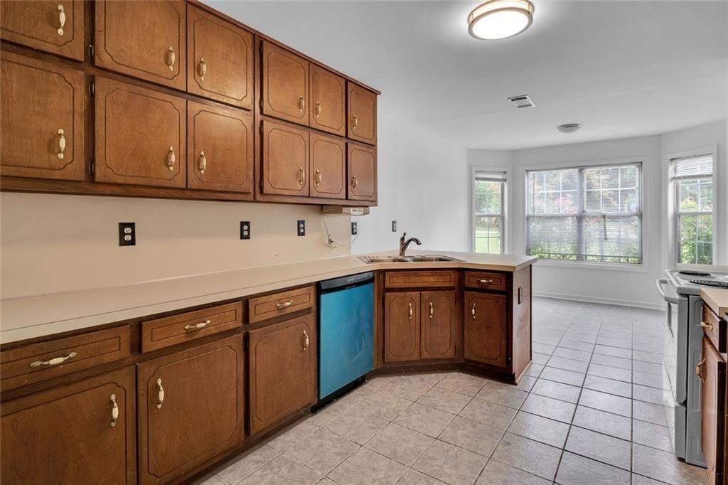 401 Crosshaven Way Property Photo 15