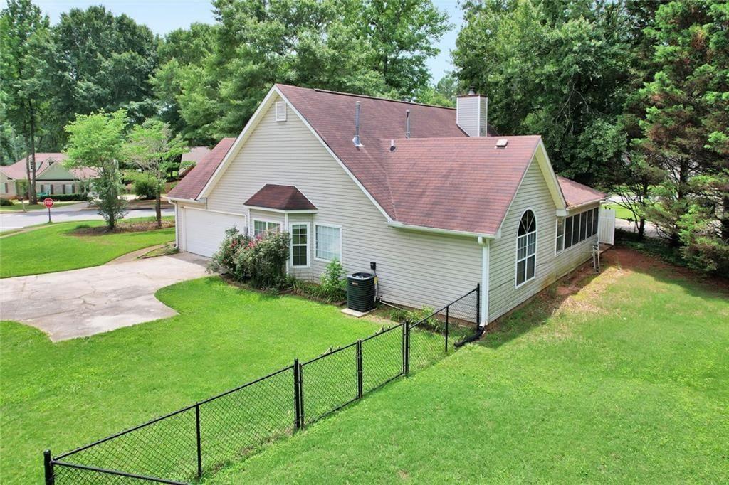 401 Crosshaven Way Property Photo 17