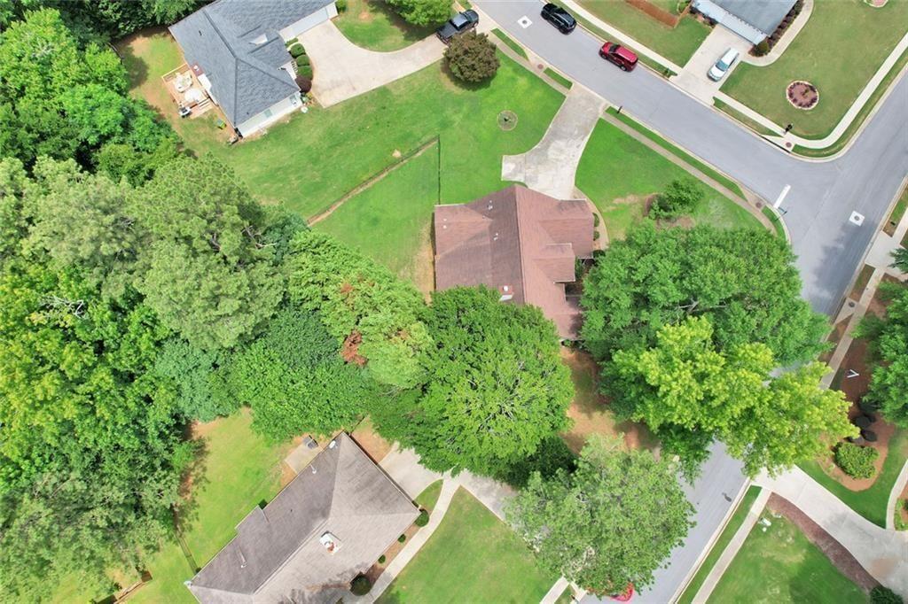 401 Crosshaven Way Property Photo 22