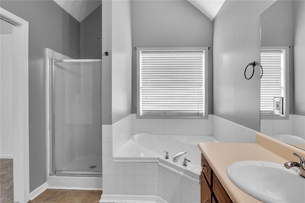 401 Crosshaven Way Property Photo 29