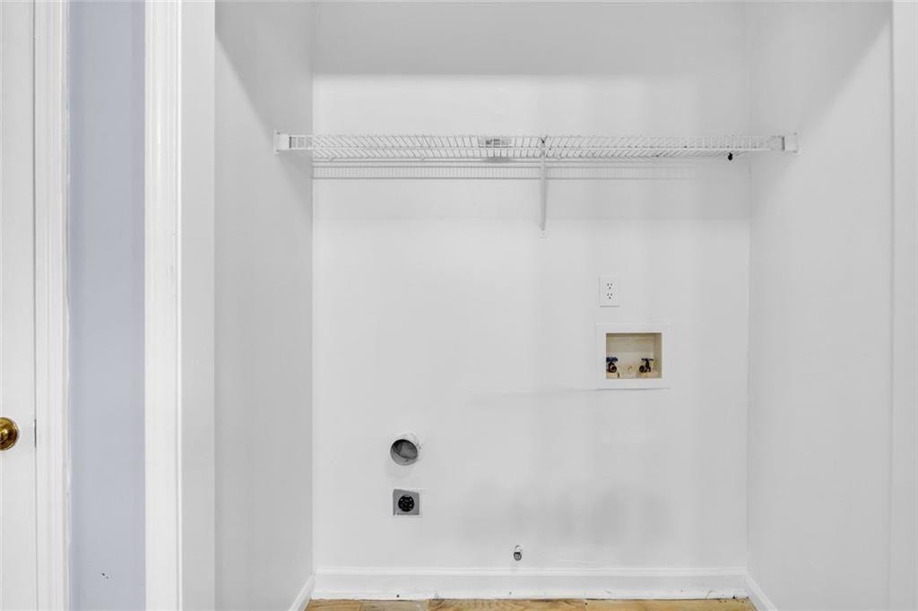 401 Crosshaven Way Property Photo 34