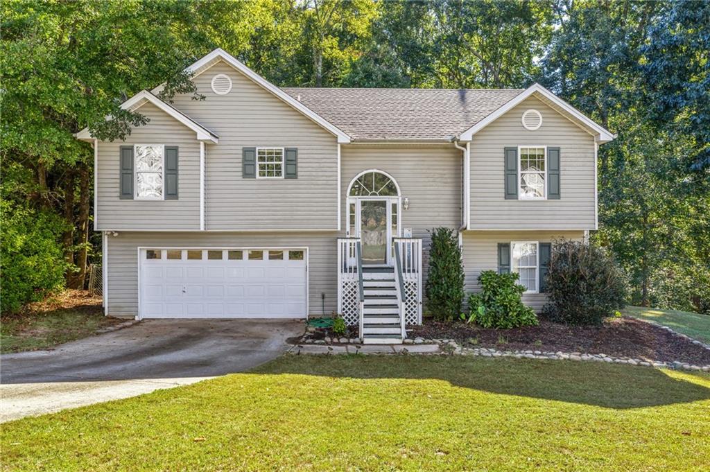 3831 Valley Creek Drive Property Photo 1