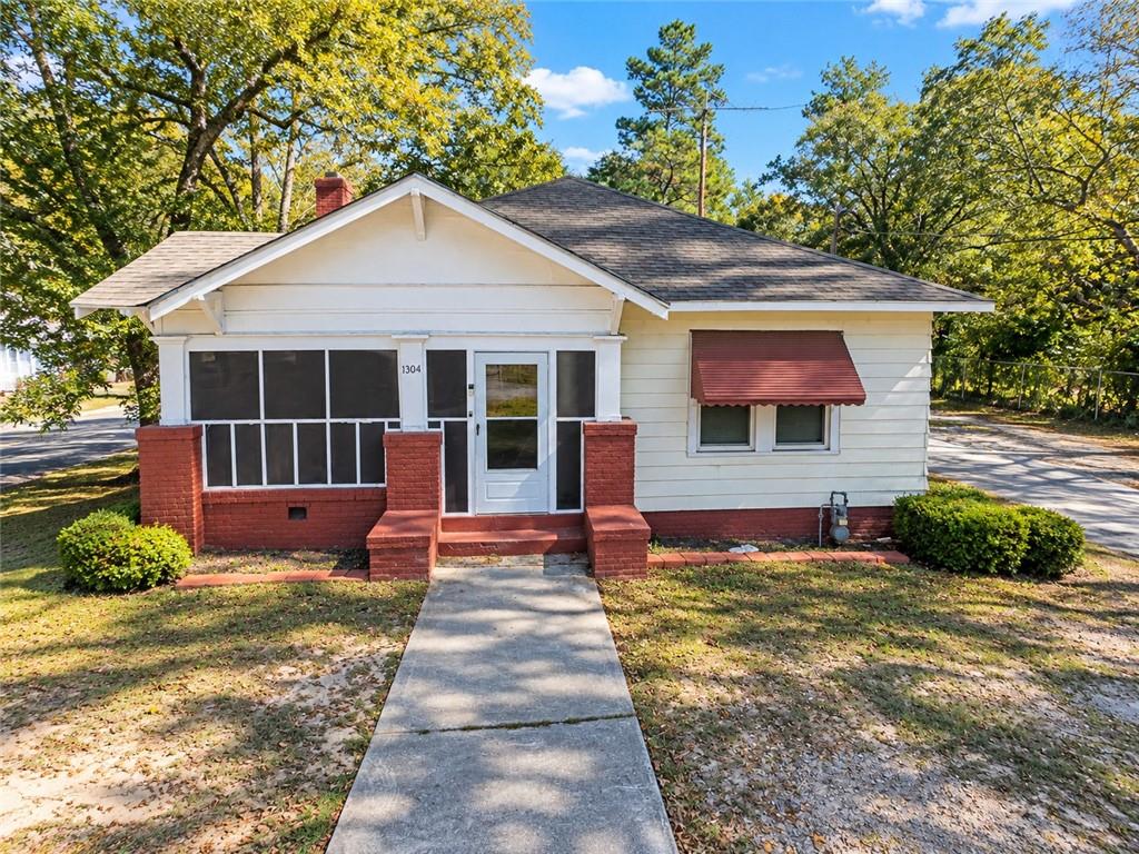 1304 Burton Avenue Property Photo 1