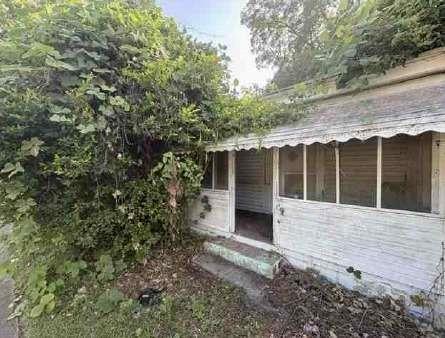 205 S Masonic Street S Property Photo 1