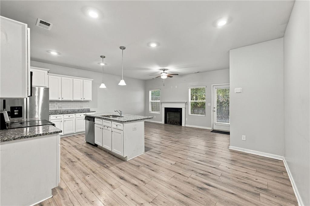 3717 Abbey Way Property Photo 3