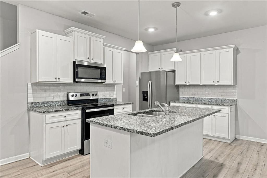 3717 Abbey Way Property Photo 6