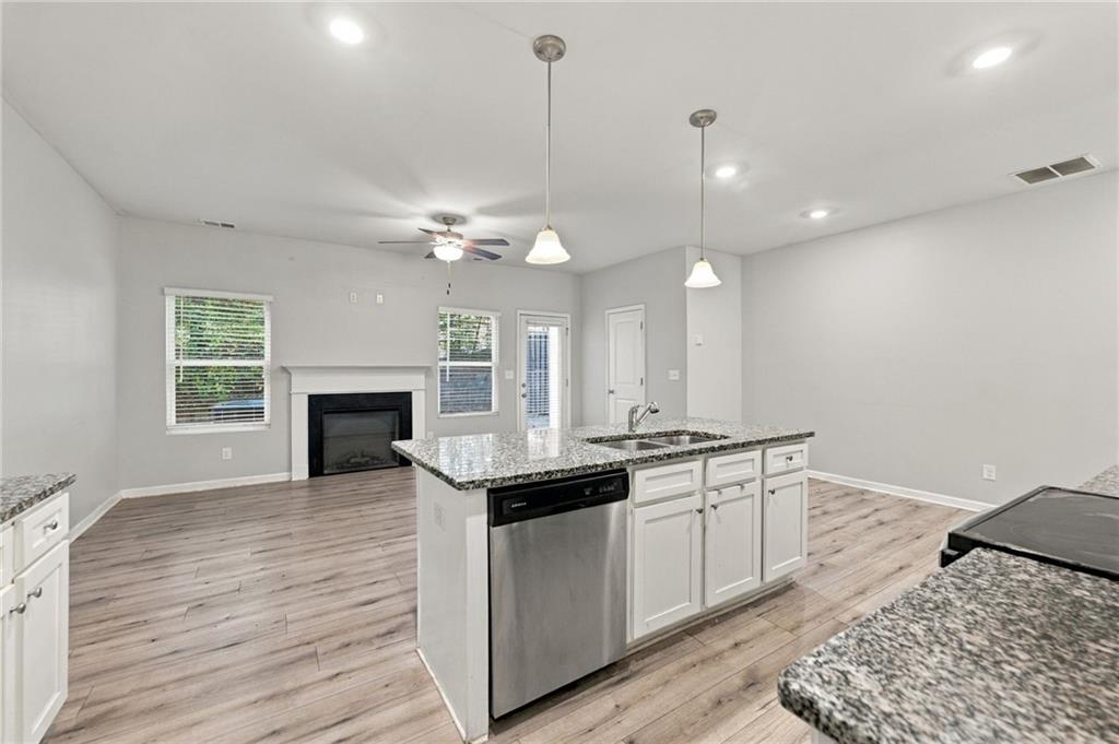 3717 Abbey Way Property Photo 7