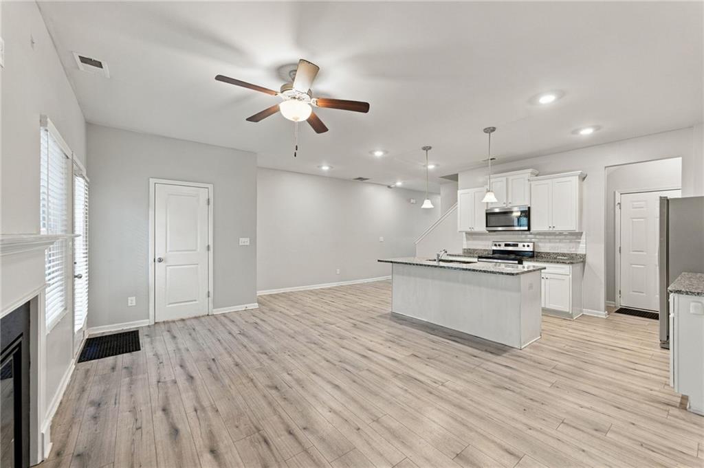 3717 Abbey Way Property Photo 10