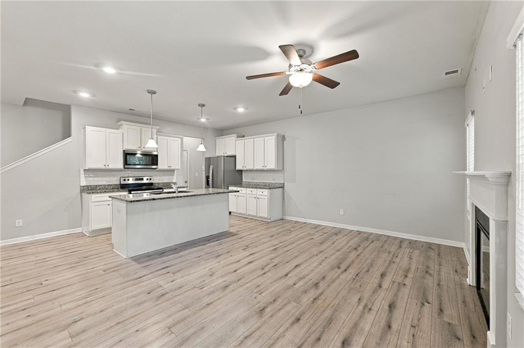 3717 Abbey Way Property Photo 11