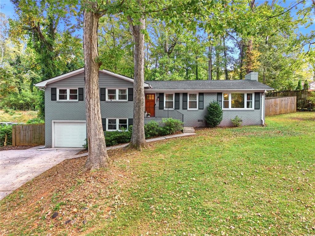 5562 Crestview Drive Property Photo 1