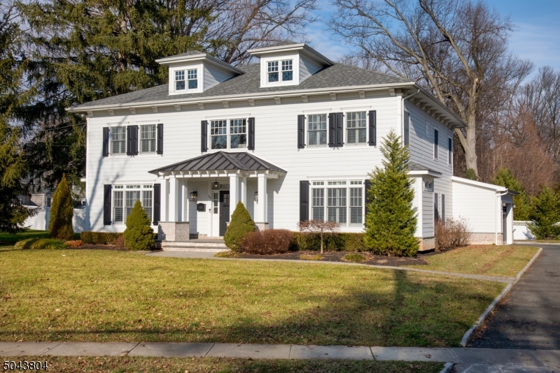 529 BENSON PL