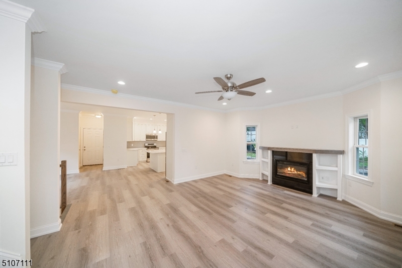 215 Ross Pl J Property Photo 15