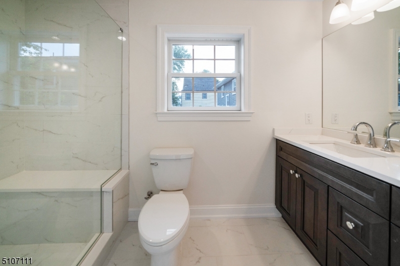 215 Ross Pl J Property Photo 19