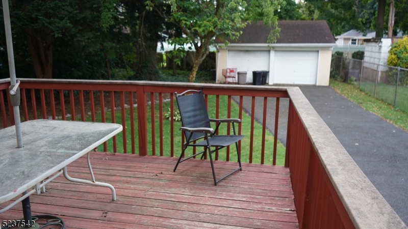 730 Salem Ave Property Photo 39