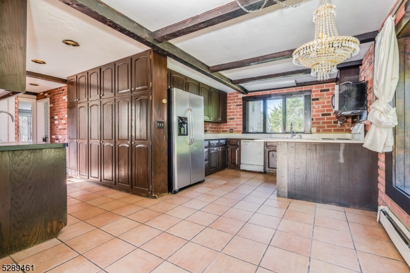 2 Dutch Hill Rd Property Photo 2