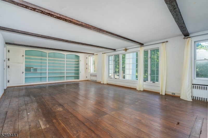 2 Dutch Hill Rd Property Photo 4