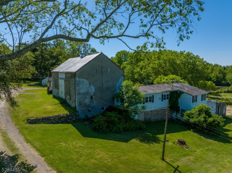 2 Dutch Hill Rd Property Photo 18