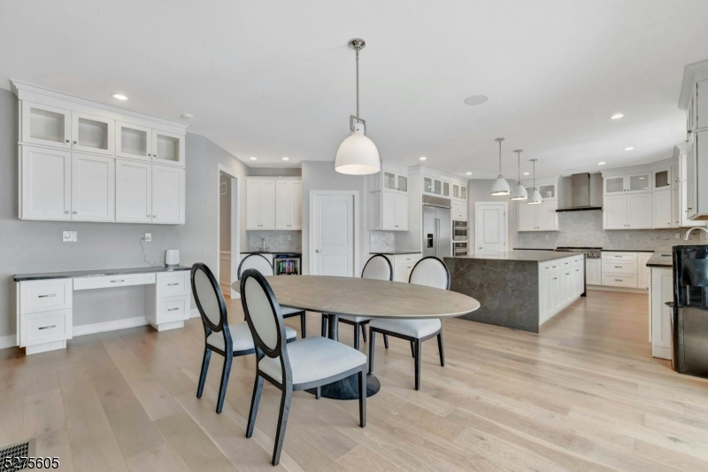 15 Roxbury Rd Property Photo 13