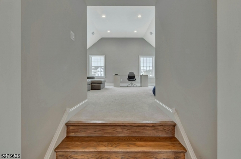 15 Roxbury Rd Property Photo 21