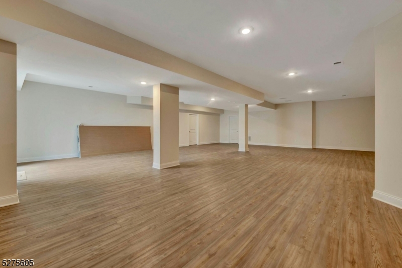 15 Roxbury Rd Property Photo 36