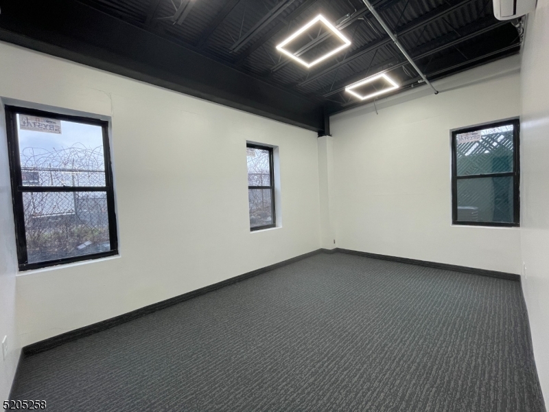 1620 Vauxhall Rd Property Photo 1