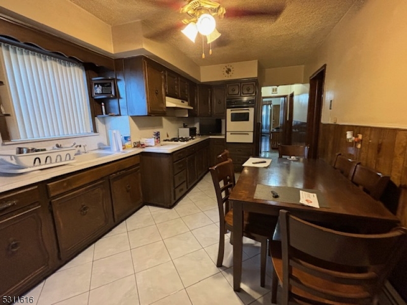 103 Garrison St Property Photo 6