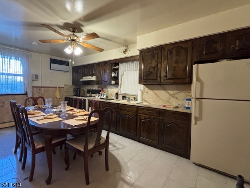 103 Garrison St Property Photo 8