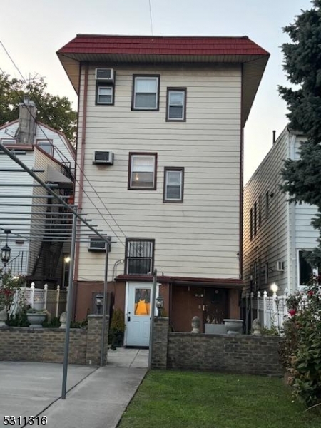 103 Garrison St Property Photo 22