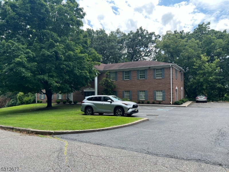 7 Manor Dr Property Photo 1