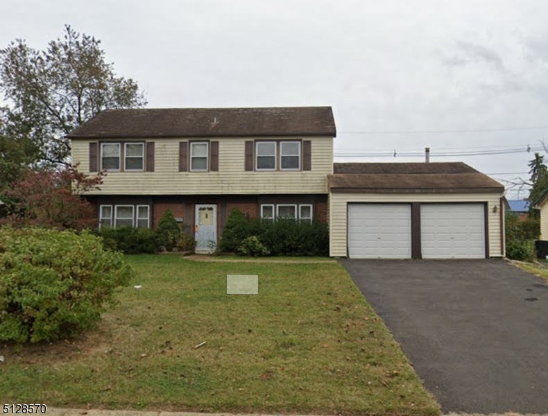 82 Gabriel Ln
