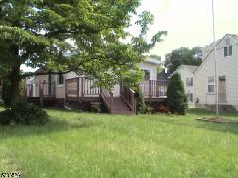 1518 Center St Property Photo 1