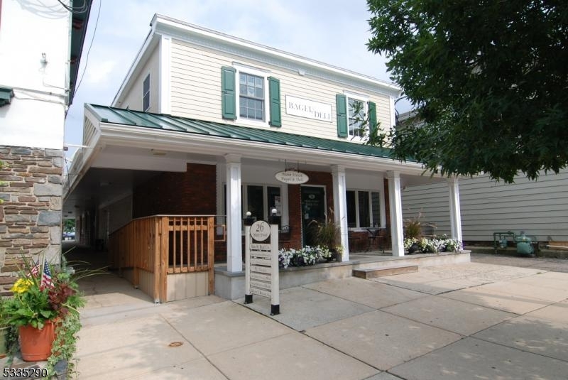26 Main St Property Photo 1