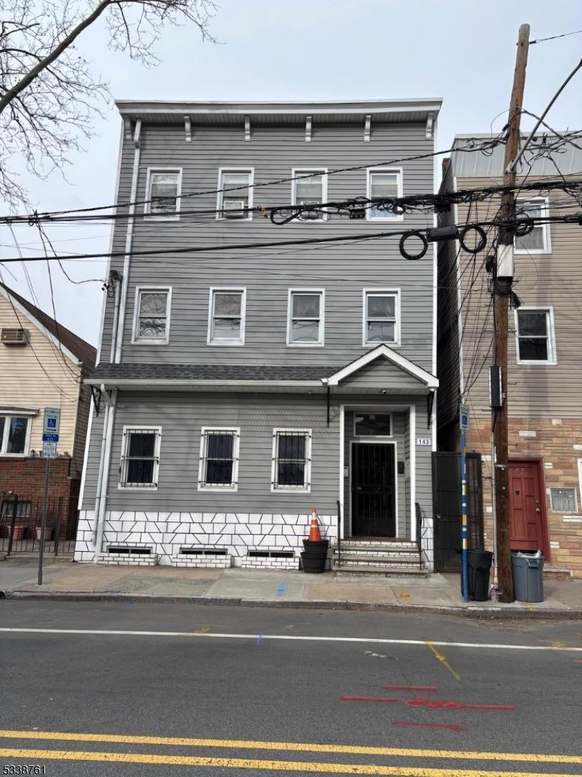 143 Walnut St Property Photo 1
